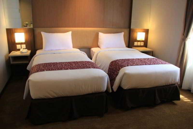 Tjokro Hotel Klaten Exterior photo