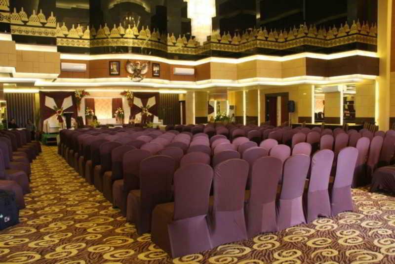 Tjokro Hotel Klaten Exterior photo