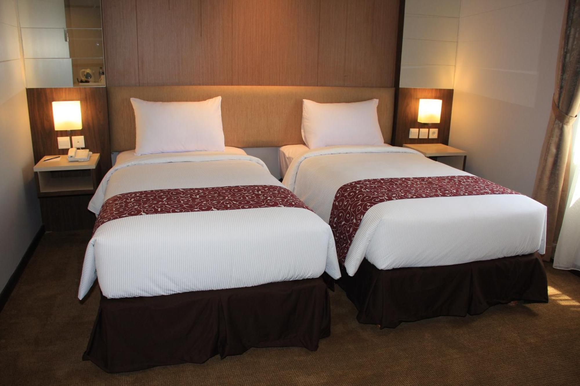 Tjokro Hotel Klaten Exterior photo