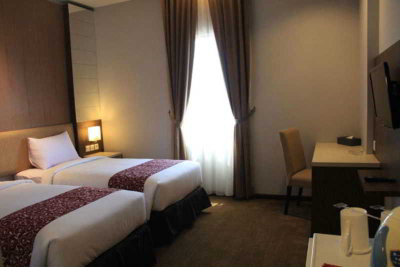 Tjokro Hotel Klaten Exterior photo