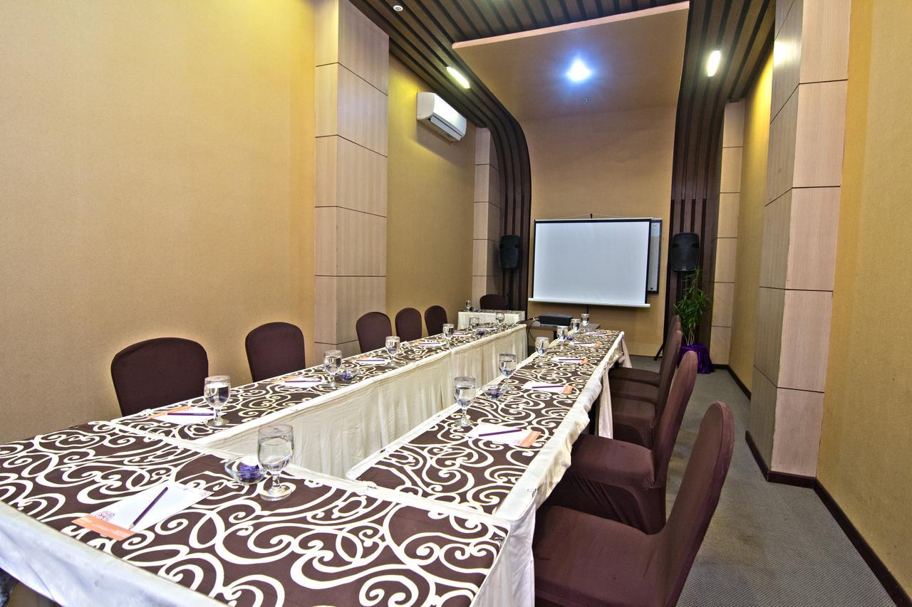 Tjokro Hotel Klaten Exterior photo